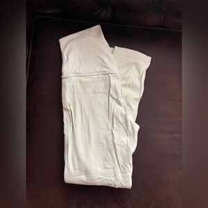 Mint green lulu leggings size 4 25 inch